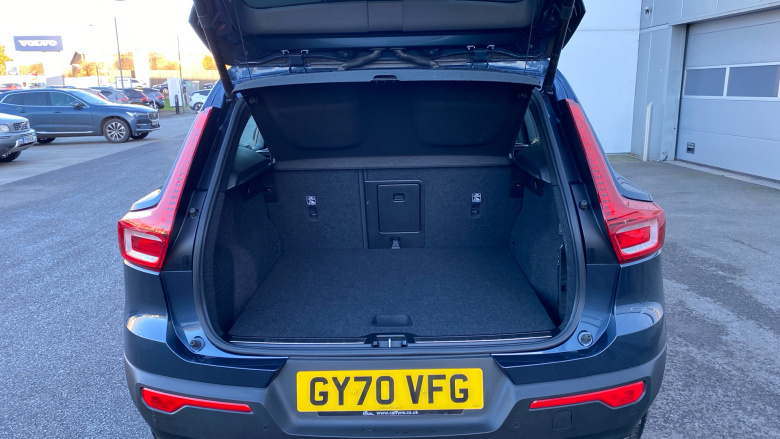 Volvo Xc40 2.0 B4P Inscription Pro 5dr Auto Petrol Estate